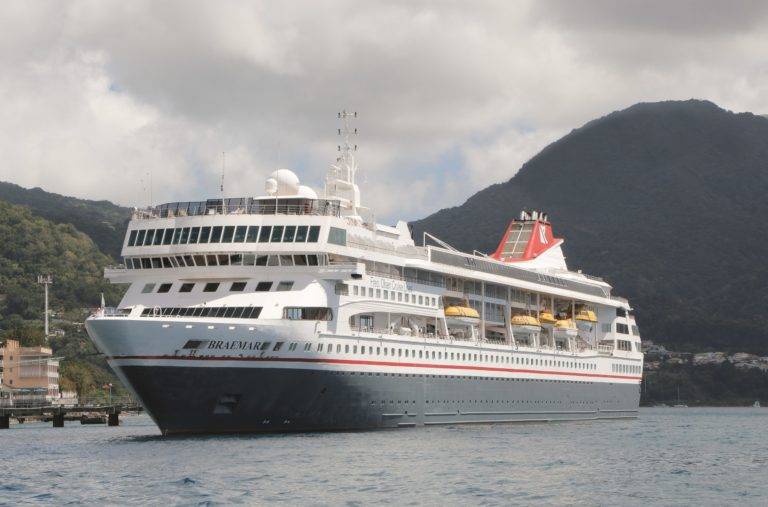 Braemar docked in Dominica